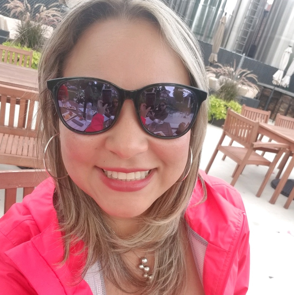 Meet your Posher, Linnette
